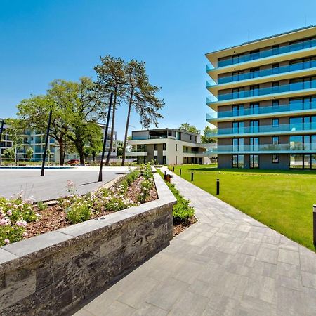 Clyde-Premium Lelle Waterfront Private Apartment Balatonlelle Exterior foto