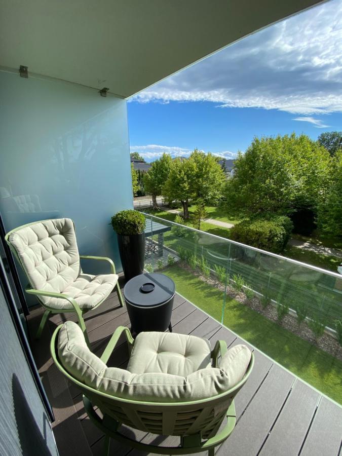 Clyde-Premium Lelle Waterfront Private Apartment Balatonlelle Exterior foto